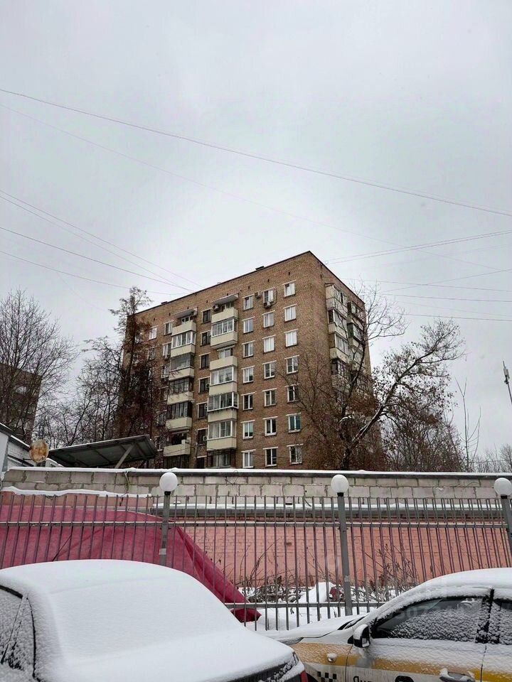 Продажа 2-комн квартиры на вторичном рынке Верхняя улица,  д. 1
