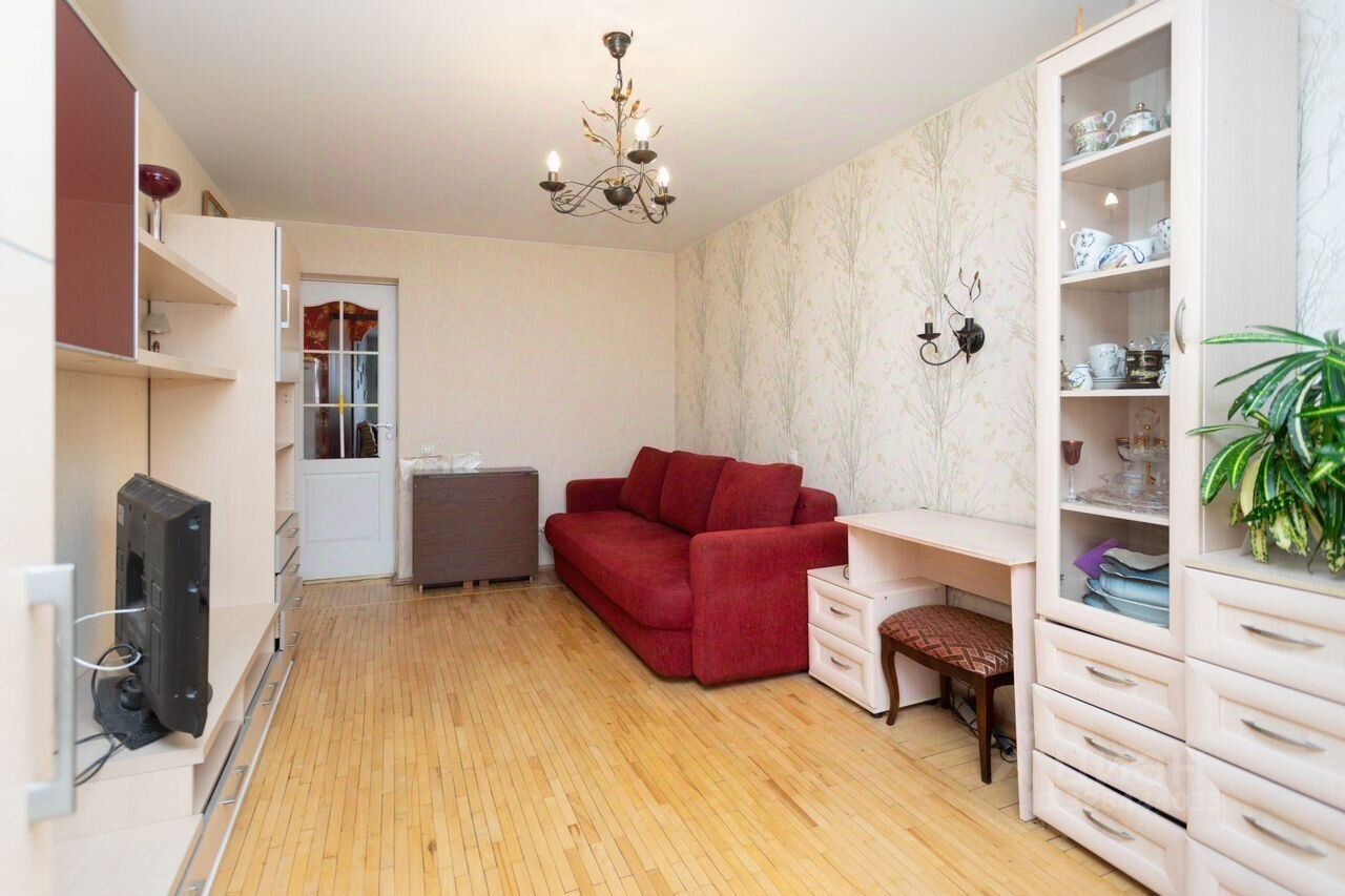 Продажа 1-комн квартиры на вторичном рынке Большеохтинский проспект, 1К1