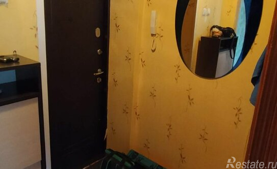 Продажа 2-комн квартиры на вторичном рынке Кириши, ул Мира,  д. 19