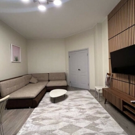 Аренда 3-комн квартиры на вторичном рынке Смольный пр-кт,  д. 13