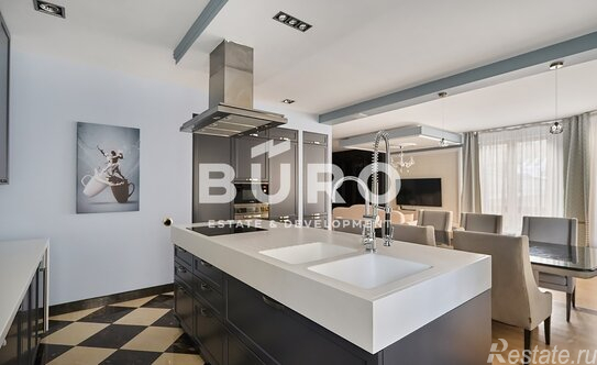 Продажа 3-комн квартиры на вторичном рынке Страстной б-р,  д. 10,  к. 1