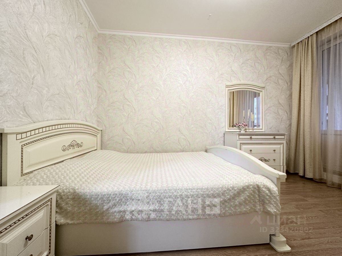 Продажа 4-комн квартиры на вторичном рынке Кудрово г., улица Венская, 4к2