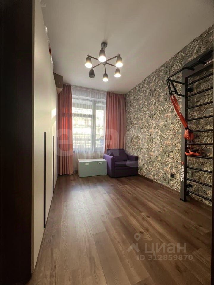 Продажа 3-комн квартиры на вторичном рынке улица Александра Матросова, 1