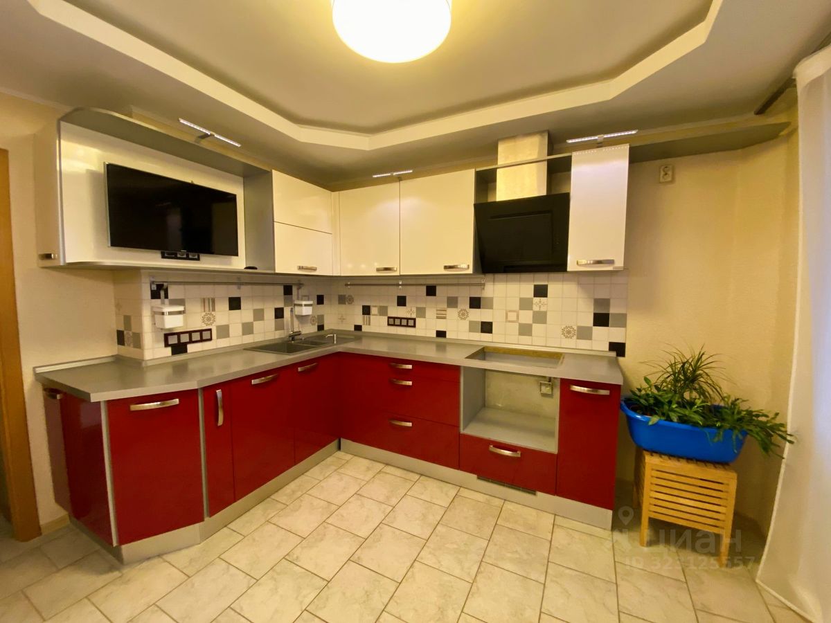 Продажа 2-комн квартиры на вторичном рынке Южный мкр, улица Невская, 1/2