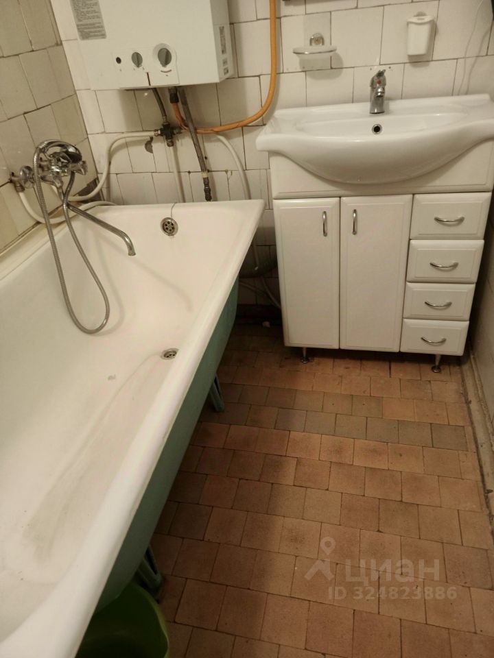 Продажа 2-комн квартиры на вторичном рынке Колпинская улица, 15