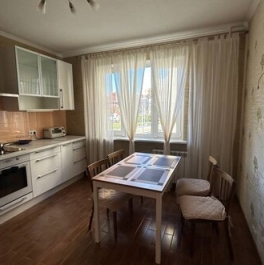 Аренда 2-комн квартиры на вторичном рынке улица Десантников,  д. 22