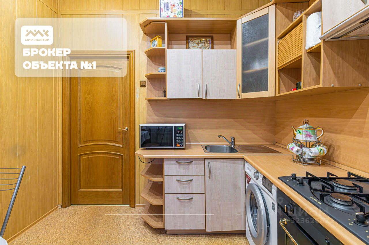 Продажа 3-комн квартиры на вторичном рынке Большеохтинский проспект, 33к1