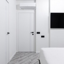 Продажа 2-комн квартиры на вторичном рынке Комендантский пр-кт,  д. 65