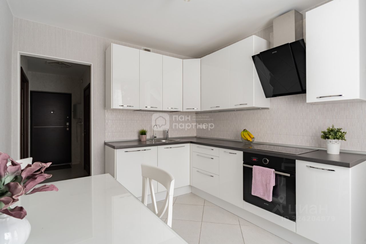 Продажа 1-комн квартиры на вторичном рынке улица Маршала Тухачевского, 25