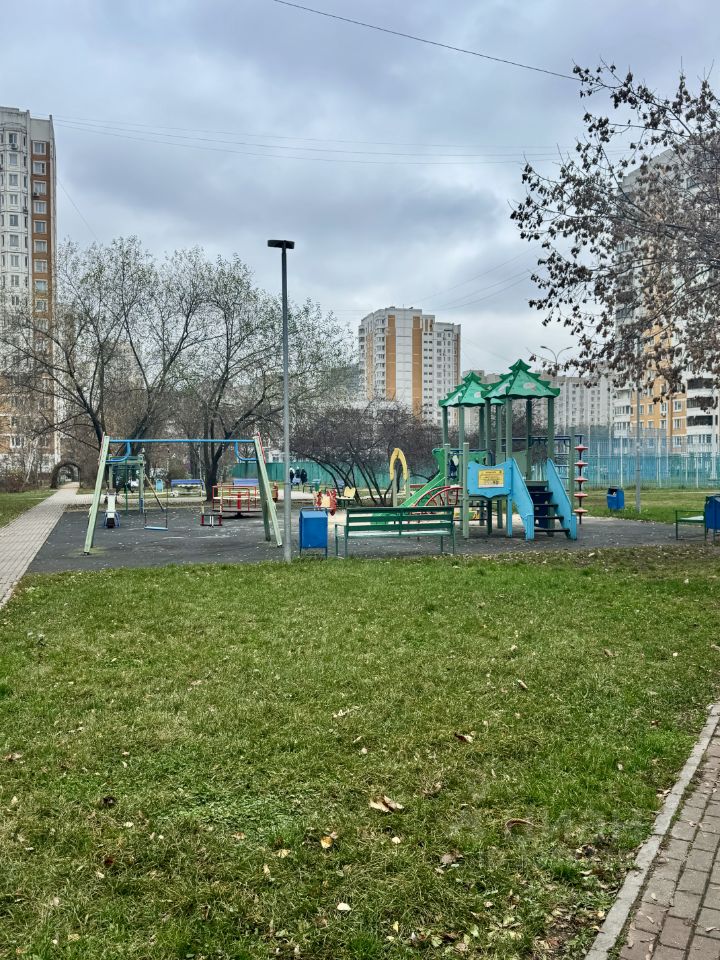 Продажа 1-комн квартиры на вторичном рынке улица Генерала Кузнецова, 23