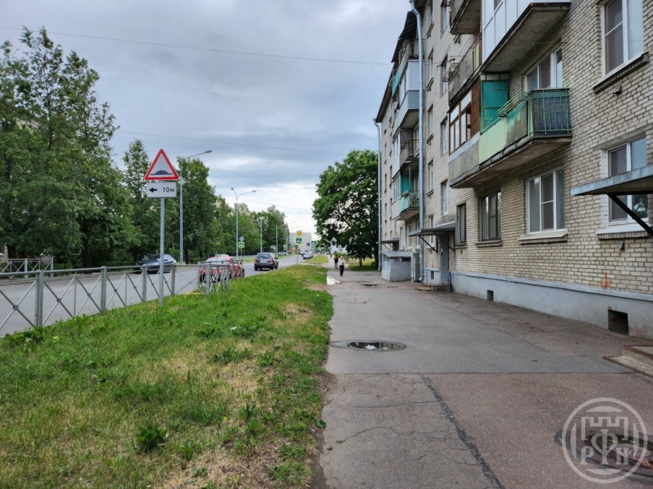 Продажа 1-комн квартиры на вторичном рынке Ломоносов г., Красного Флота ул. ,  д. 11/39