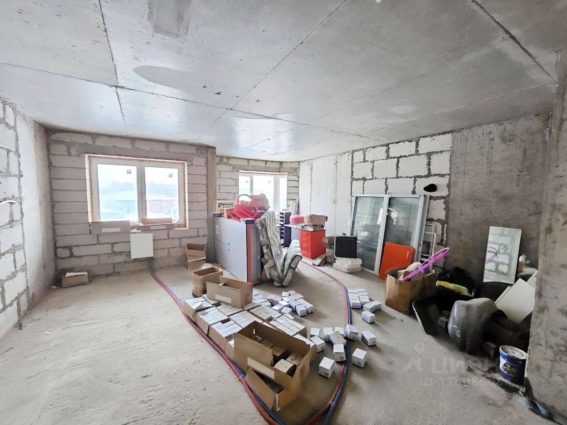 Продажа 2-комн квартиры на вторичном рынке пос. Лунево, 33