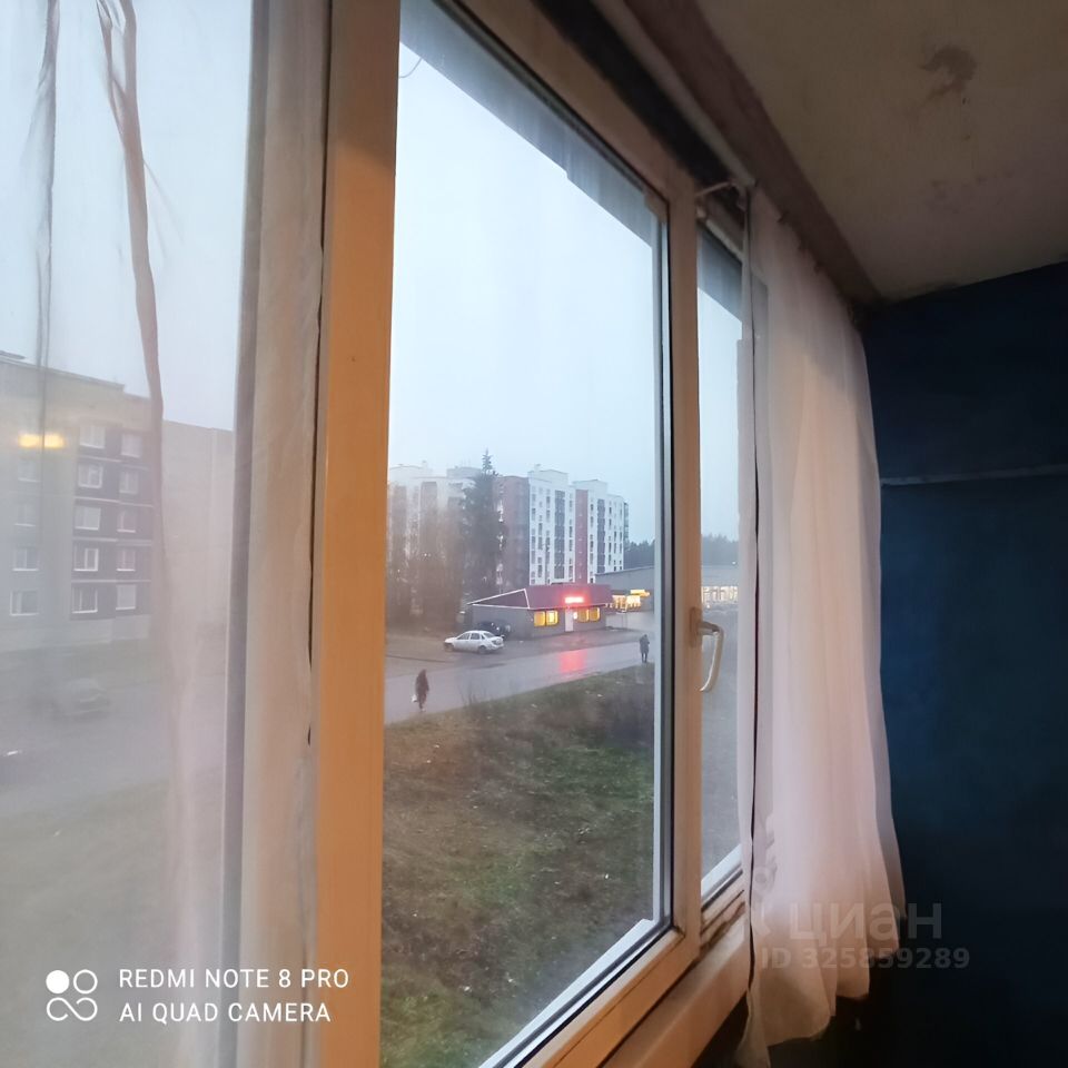 Продажа 2-комн квартиры на вторичном рынке Рощино пгт, улица Садовая, 8