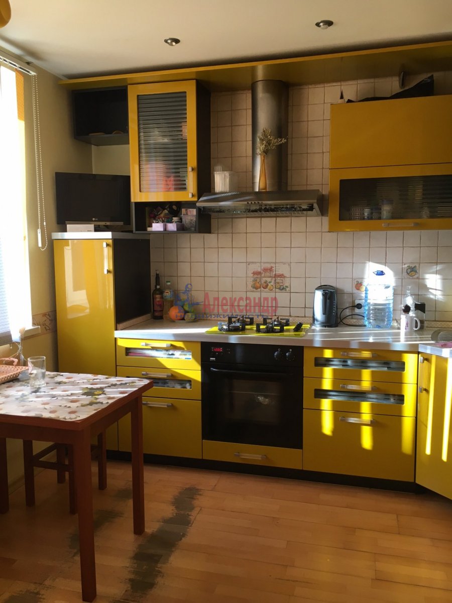 Продажа 3-комн квартиры на вторичном рынке Выборг г., Московский просп.,  д. 4
