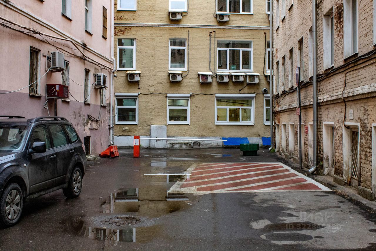 Продажа 4-комн квартиры на вторичном рынке Электрический переулок, 8С4