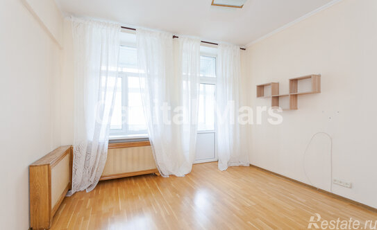 Аренда 4-комн квартиры на вторичном рынке Оружейный пер,  д. 25,  к. 1В