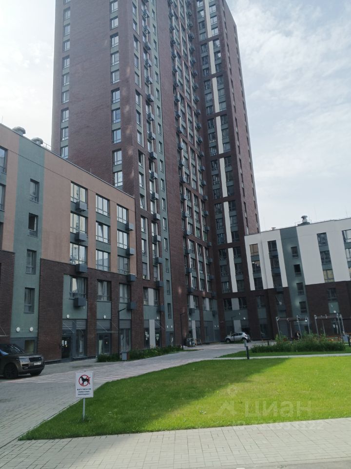 Продажа 2-комн квартиры на вторичном рынке Производственная улица, 17