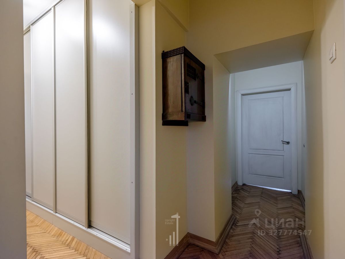 Продажа 3-комн квартиры на вторичном рынке улица Черняховского, 4