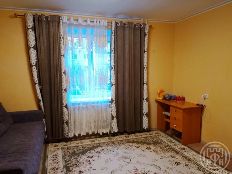 Продажа 3-комн квартиры на вторичном рынке Петергоф г., Чичеринская ул. ,  д. 3,  к. 2