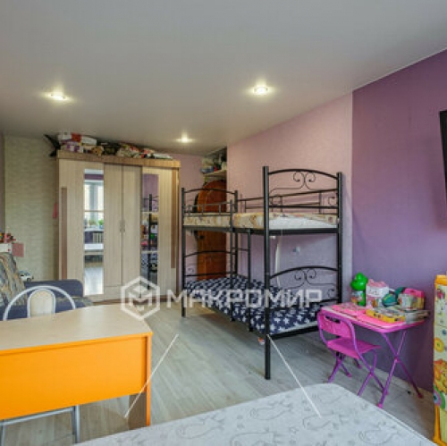 5-комн квартира улица Танкиста Хрустицкого,  д. 116