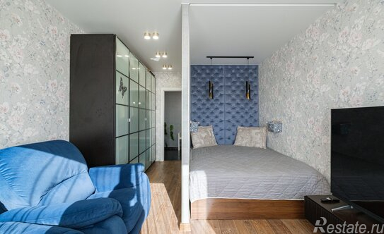 Продажа 2-комн квартиры на вторичном рынке улица Латышских Стрелков,  д. 7 к1