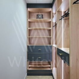 Продажа 4-комн квартиры на вторичном рынке Мантулинская улица,  д. 9 к4