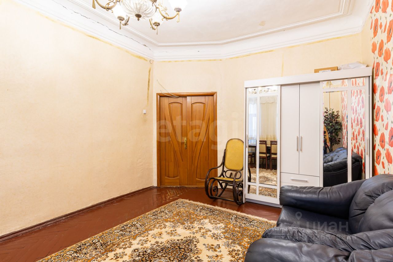 Продажа 4-комн квартиры на вторичном рынке Чкаловский проспект, 60