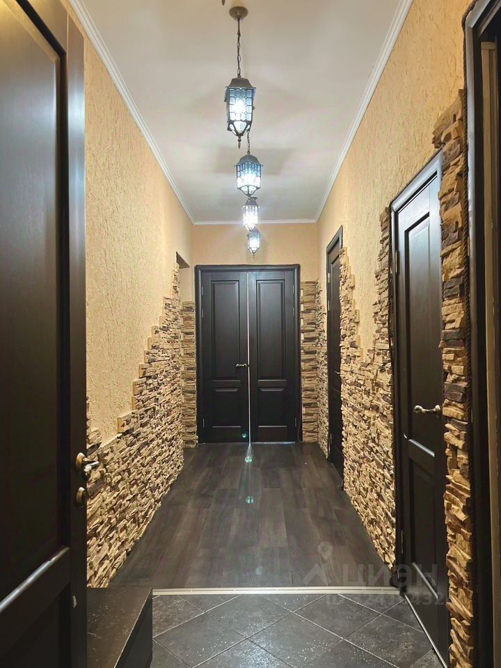 Продажа 3-комн квартиры на вторичном рынке Среднеохтинский проспект, 2А