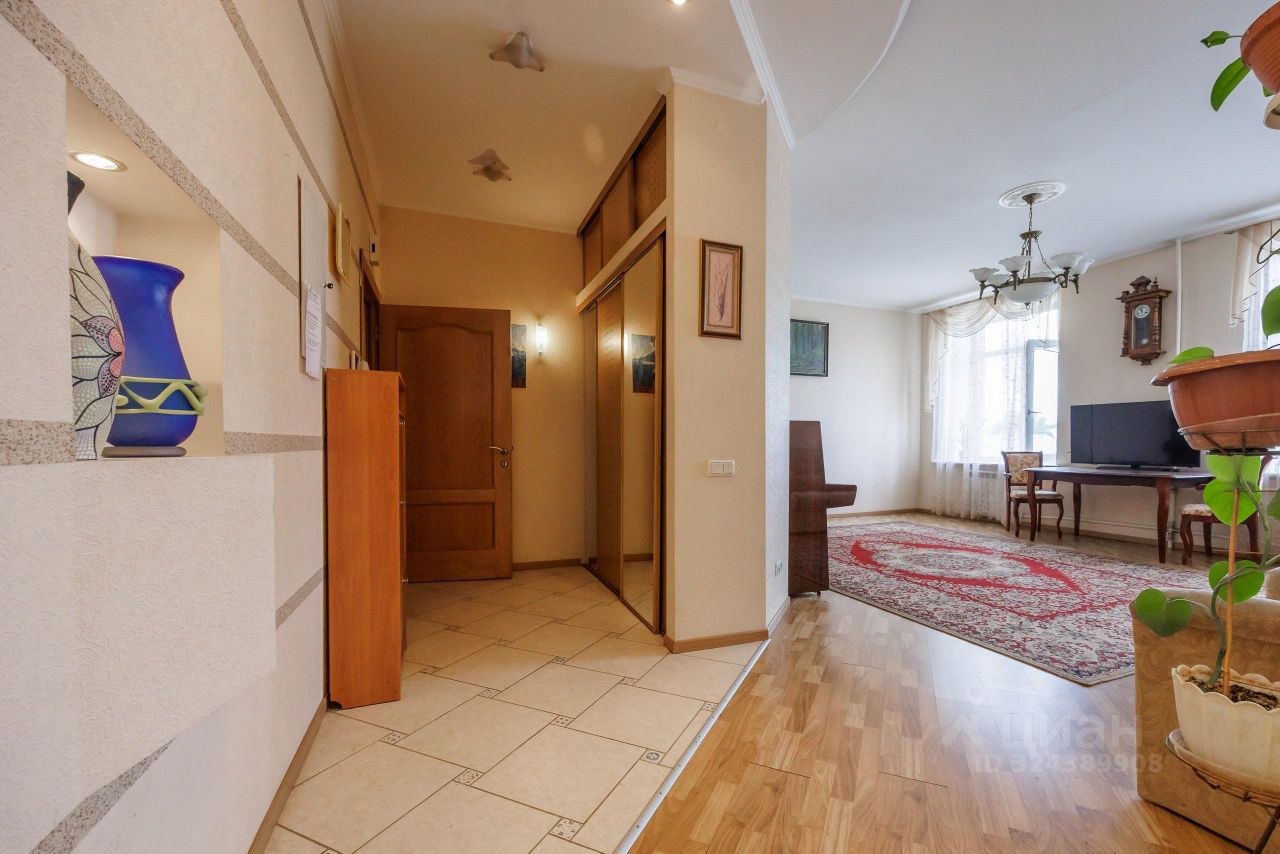 Продажа 4-комн квартиры на вторичном рынке Лермонтовский проспект, 8/10а