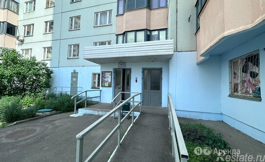 Аренда 3-комн квартиры на вторичном рынке улица Брусилова,  д. 21