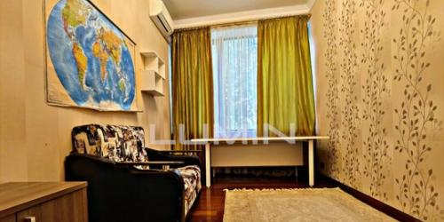 4-комн квартира Староконюшенный пер,  д. 36,  к. 2