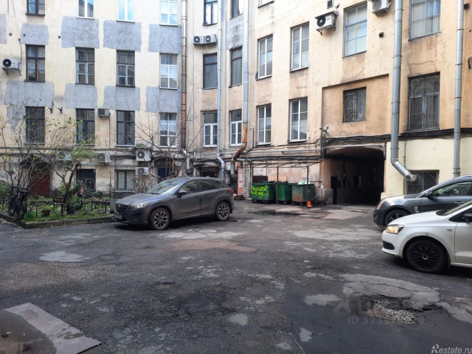 Аренда гаража Вознесенский проспект,  д. 2