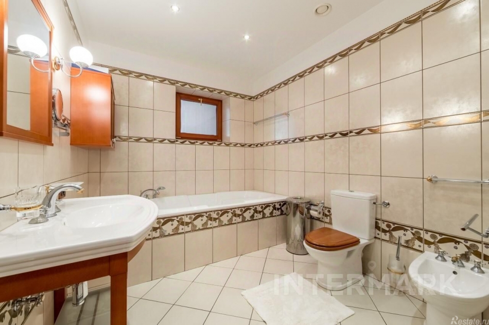 Аренда 4-комн квартиры на вторичном рынке Тверская-Ямская 3-я ул,  д. 44