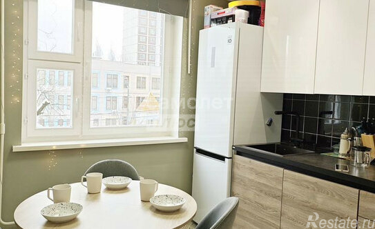 Продажа 2-комн квартиры на вторичном рынке улица Дыбенко,  д. 6 к2