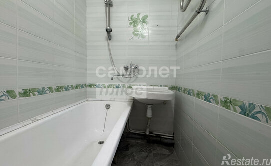 Продажа 2-комн квартиры на вторичном рынке Будапештская ул,  д. 74,  к. 1