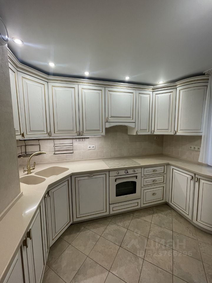 Продажа 4-комн квартиры на вторичном рынке улица Полины Осипенко, 16