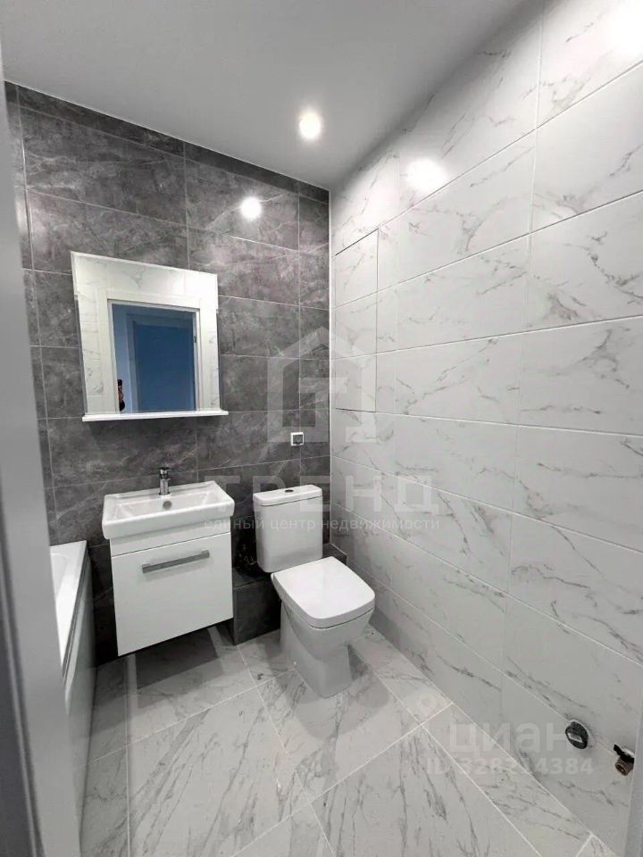 Продажа 1-комн квартиры на вторичном рынке пос. Стрельна, улица Константина Тимошинина, 8