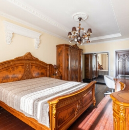 Продажа 3-комн квартиры на вторичном рынке ул Покрышкина,  д. 8,  к. 1