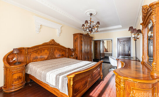 Продажа 3-комн квартиры на вторичном рынке ул Покрышкина,  д. 8,  к. 1