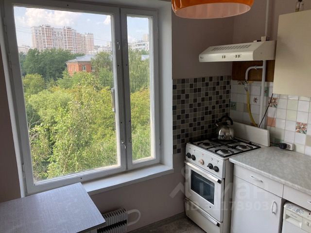 Продажа 2-комн квартиры на вторичном рынке Витебская улица, 8К1