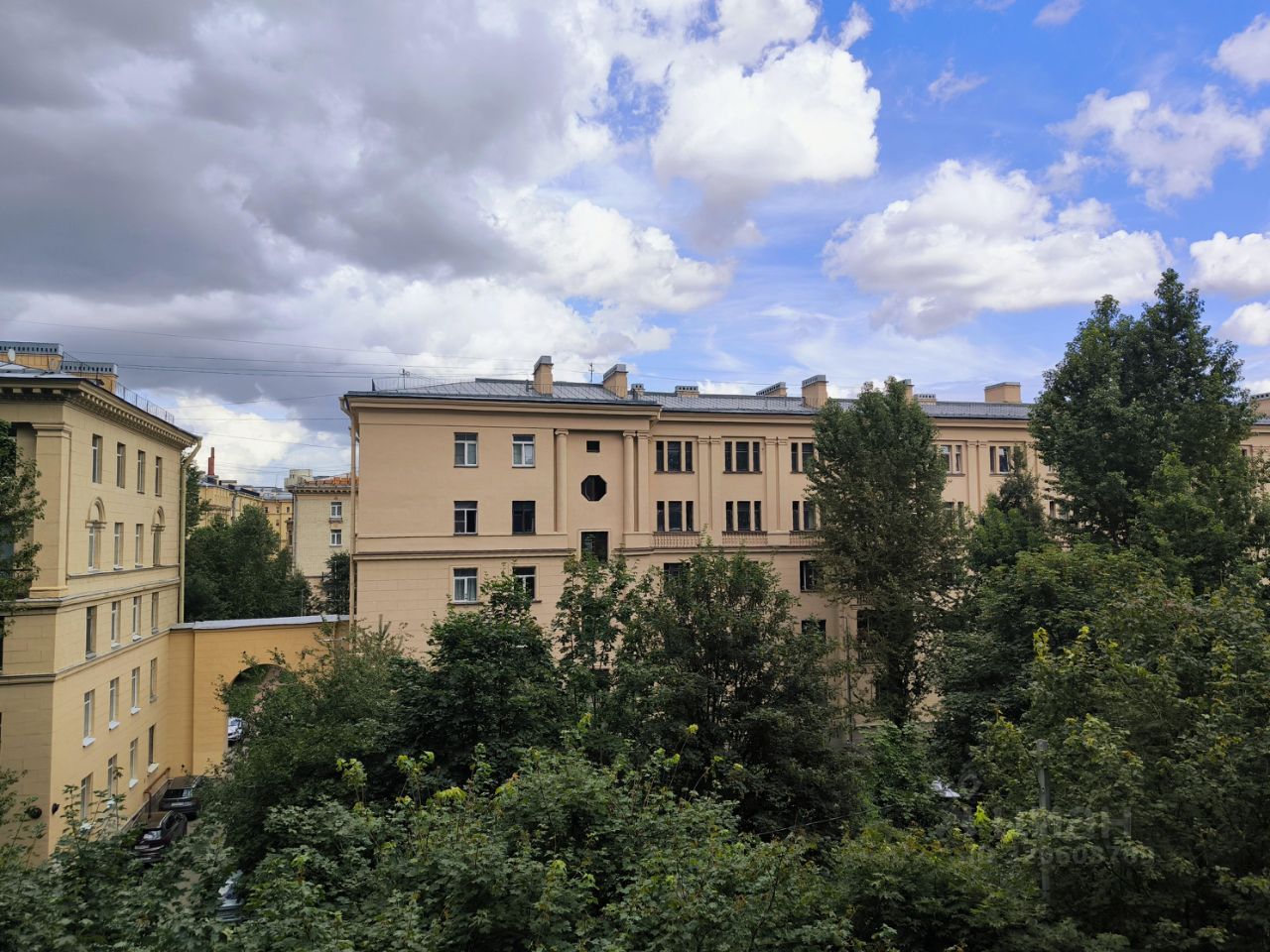 Продажа 1-комн квартиры на вторичном рынке улица Стахановцев, 1