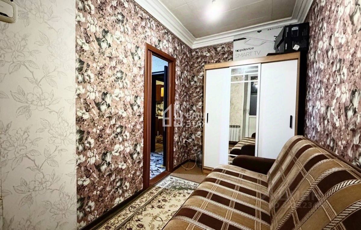 Продажа 4-комн квартиры на вторичном рынке пос. Цементного завода, улица Суворова,  д. 10