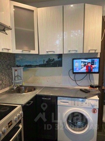 Продажа 2-комн квартиры на вторичном рынке пос. Котельский, 3