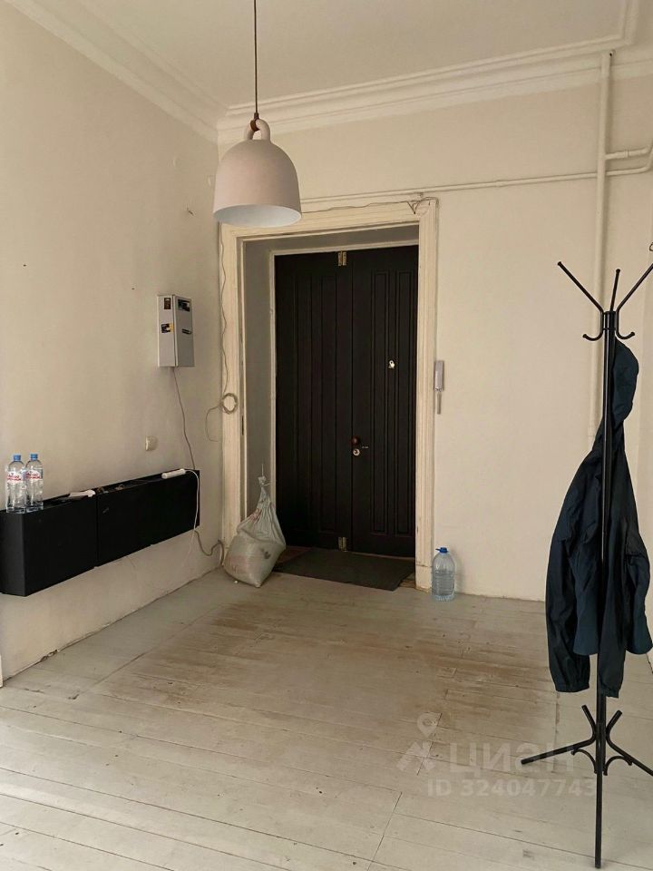 Аренда 3-комн квартиры на вторичном рынке Саперный переулок, 10