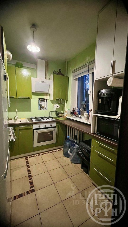 Продажа 3-комн квартиры на вторичном рынке Красное Село, улица Юных пионеров, 16