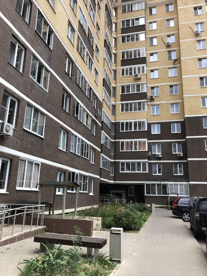 Продажа 3-комн квартиры на вторичном рынке Нахабино пгт, улица Красноармейская, 49А