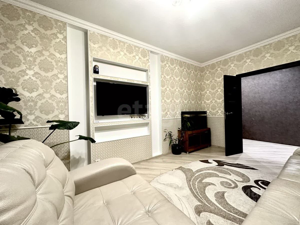 Продажа 3-комн квартиры на вторичном рынке Хлебниково мкр, Новое шоссе, 10