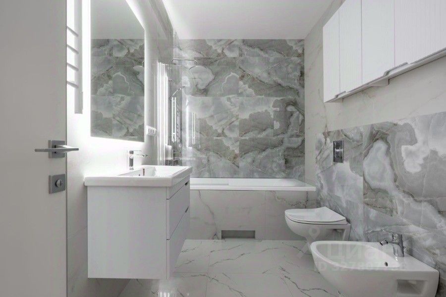 Продажа 3-комн квартиры на вторичном рынке улица Космонавта Волкова, 5Б
