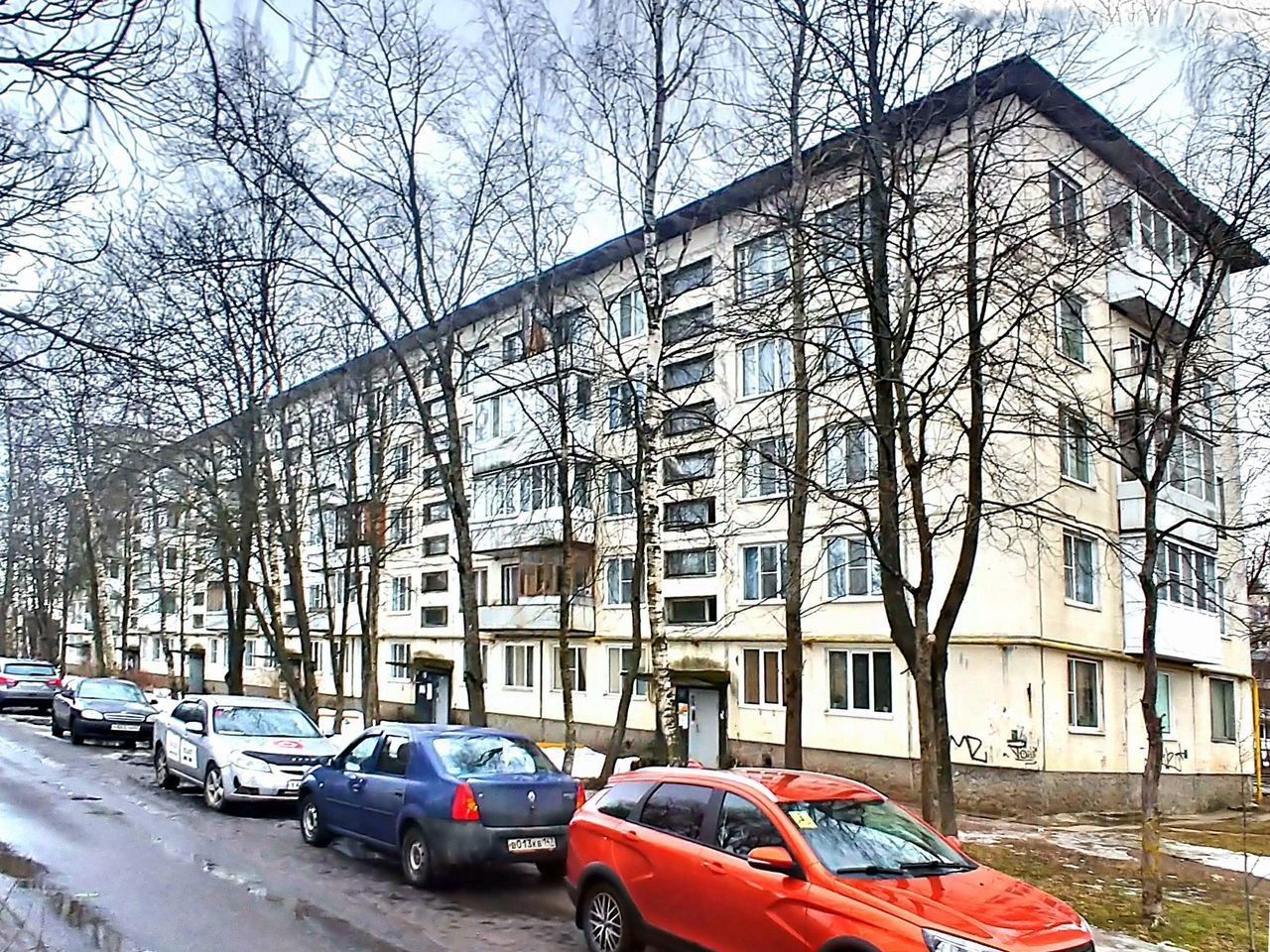 Продажа 2-комн квартиры на вторичном рынке Сосновый Бор, Молодежная улица, 3