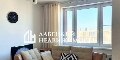 4-комн квартира улица Трофимова,  д. 10
